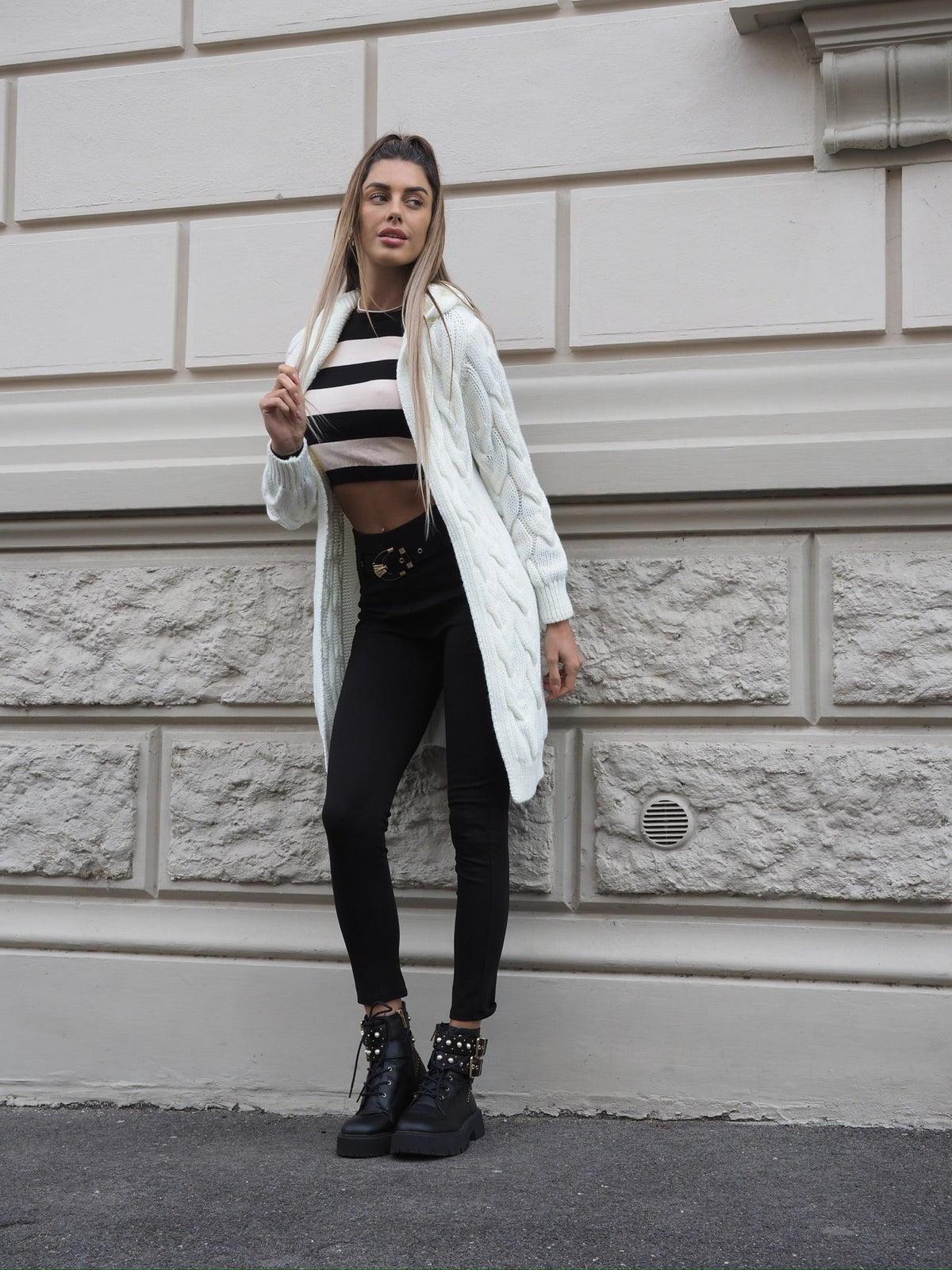 Cardigan bianco a trecce
