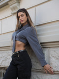 Camicia grigia con cravatta