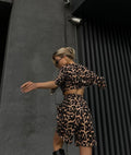 Due pezzi t-shirt e short animalier