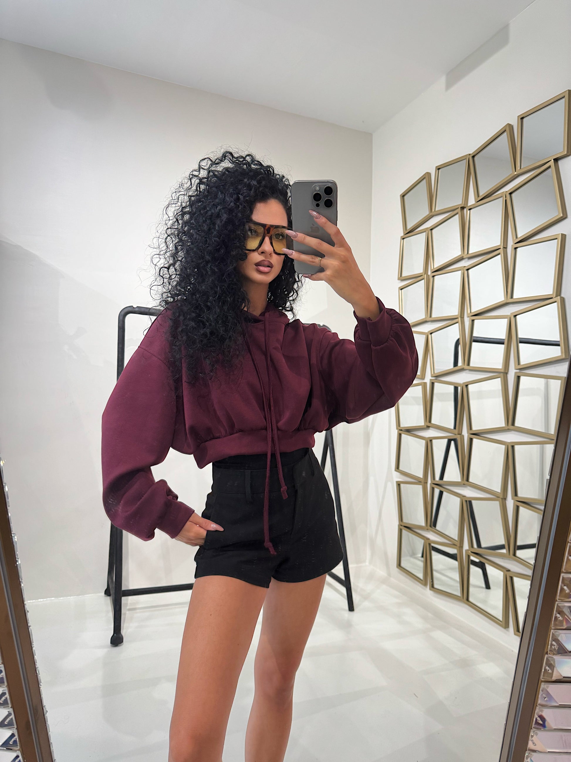 Felpa cropped con cappuccio