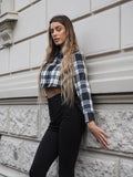 Camicia crop a quadri bianco nero grandi