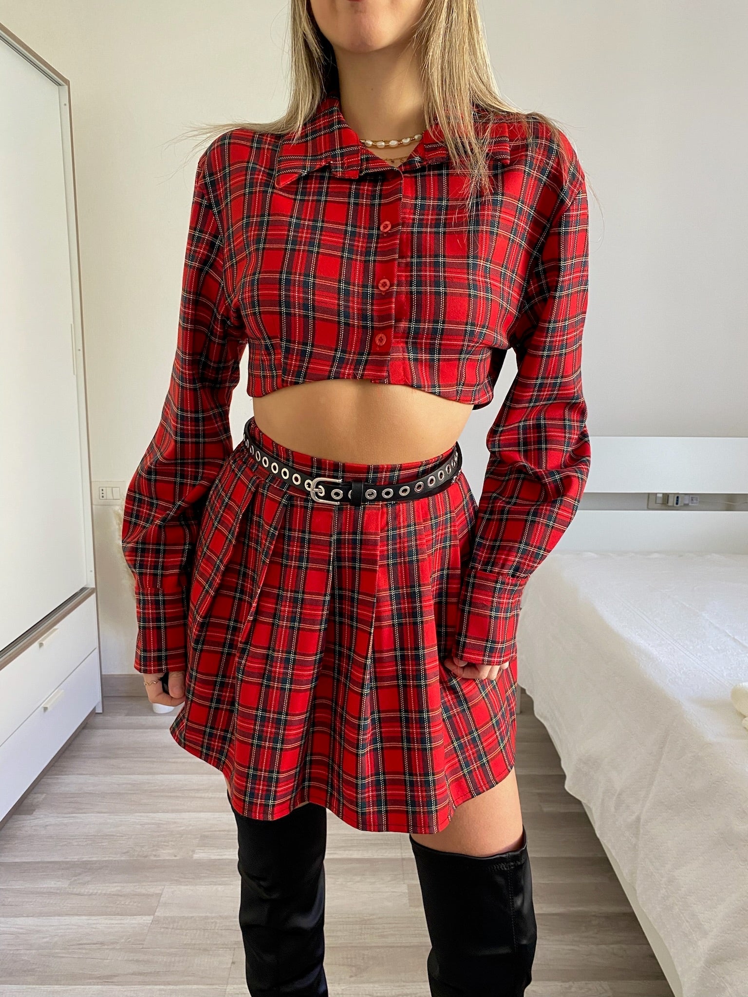 Completo camicia e gonna scozzese
