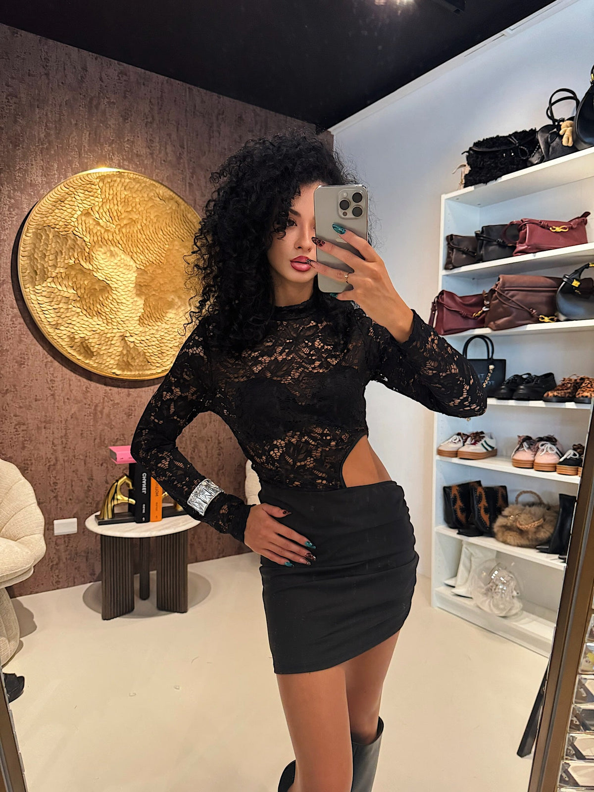 Abito manica lunga in pizzo nero