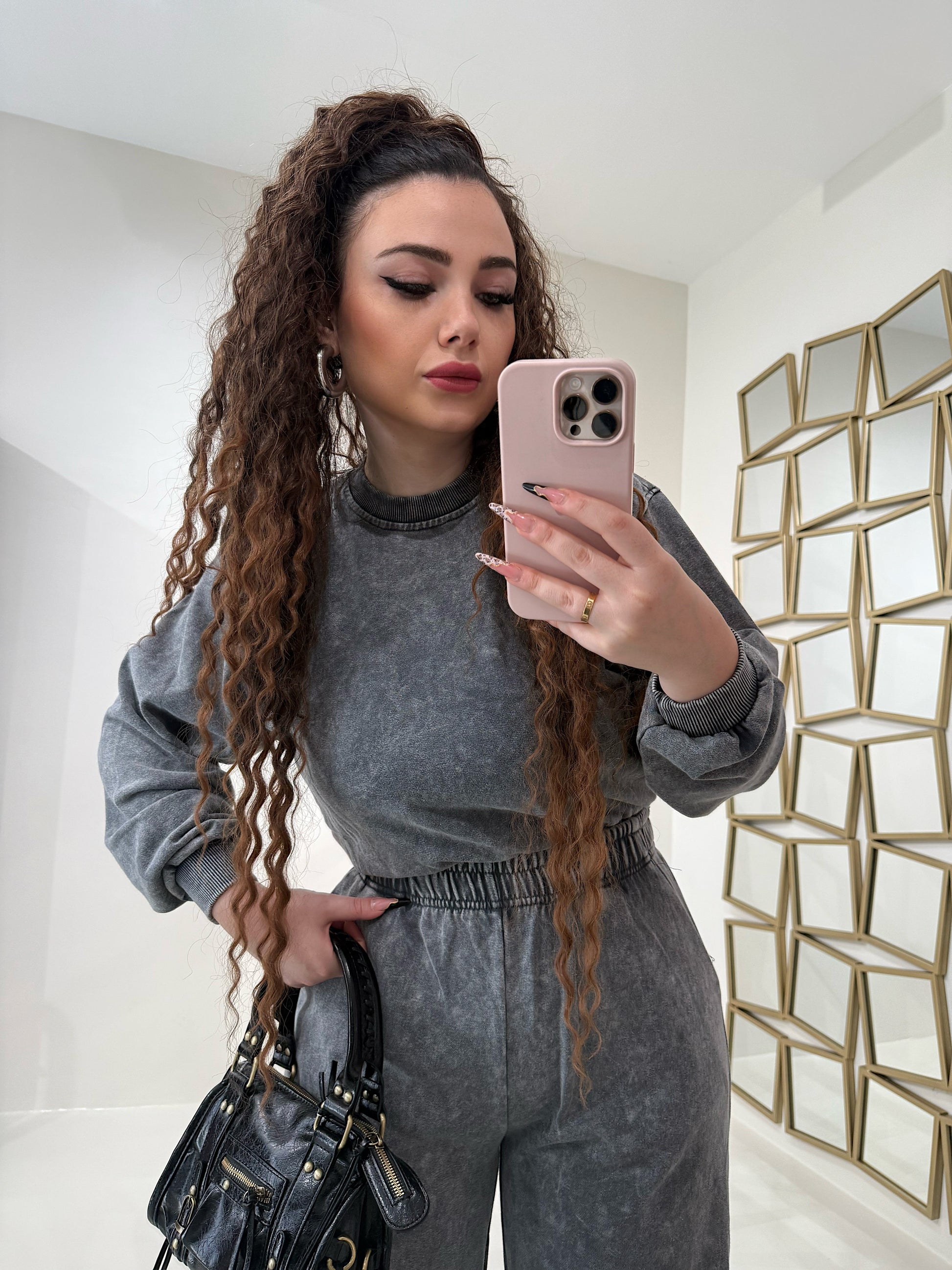 Completo felpa e pantalone effetto denim