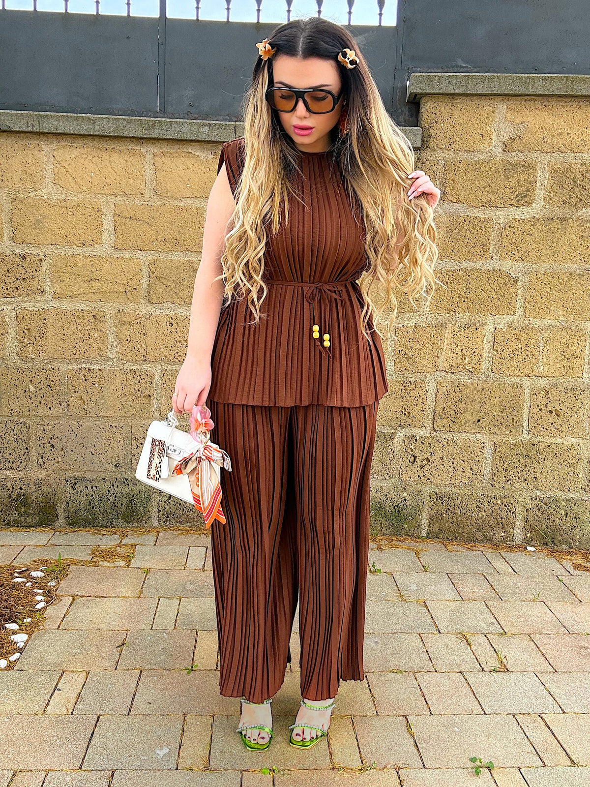 Completo smanicato e pantalone