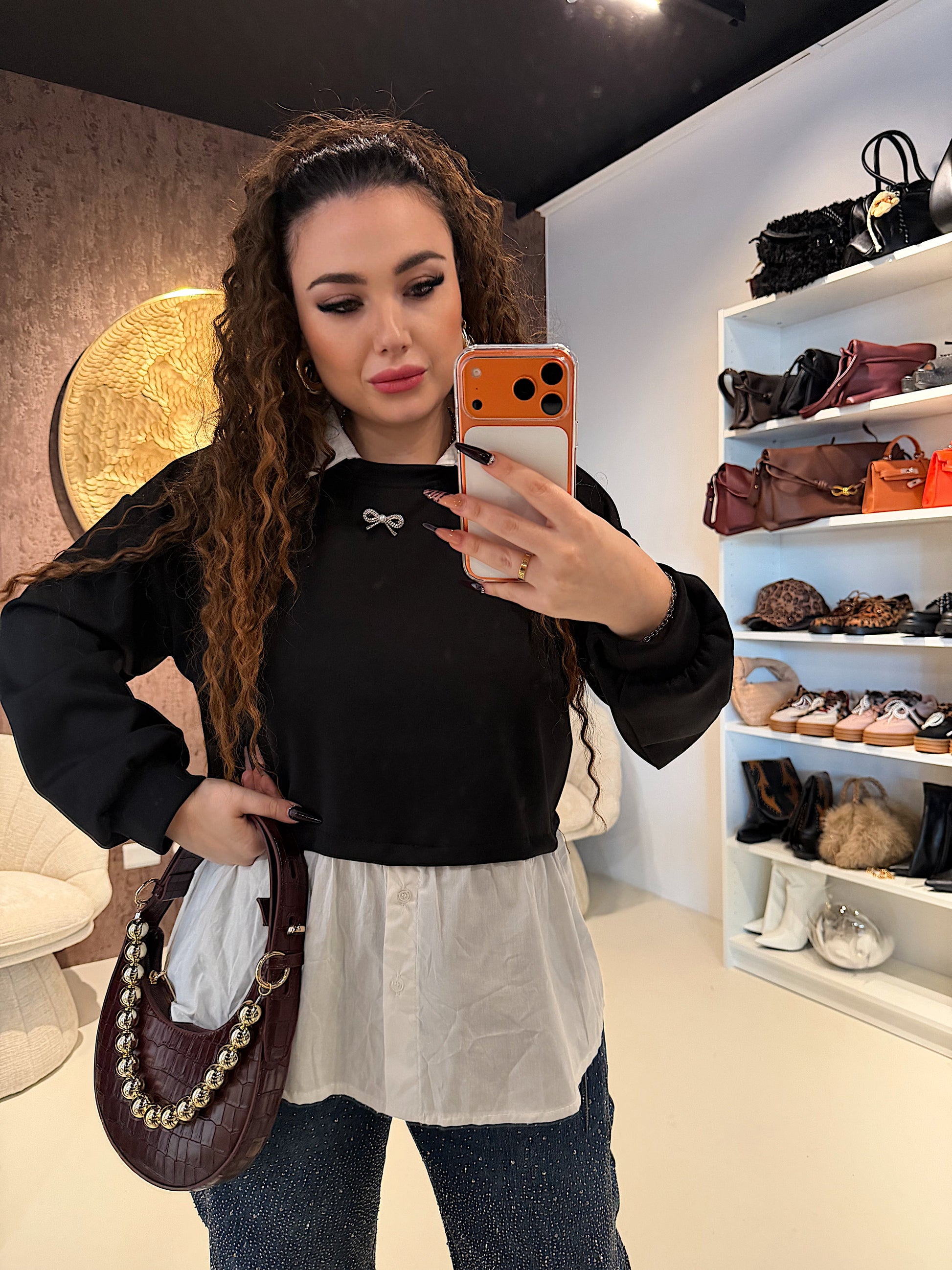 Felpa con camicia e fiocchetto