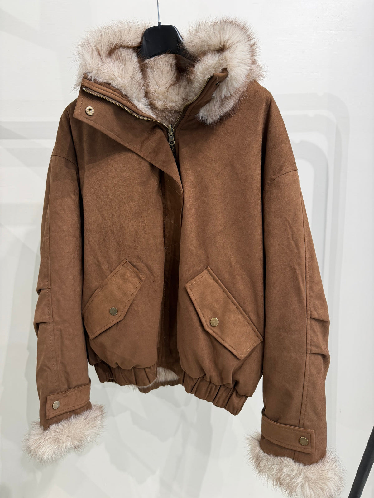 Giaccone Camel con imbottitura in pelo reversibile