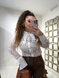 Camicetta in pizzo con bottoni oro