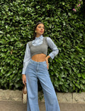 Maglioncino grigio più camicia celeste