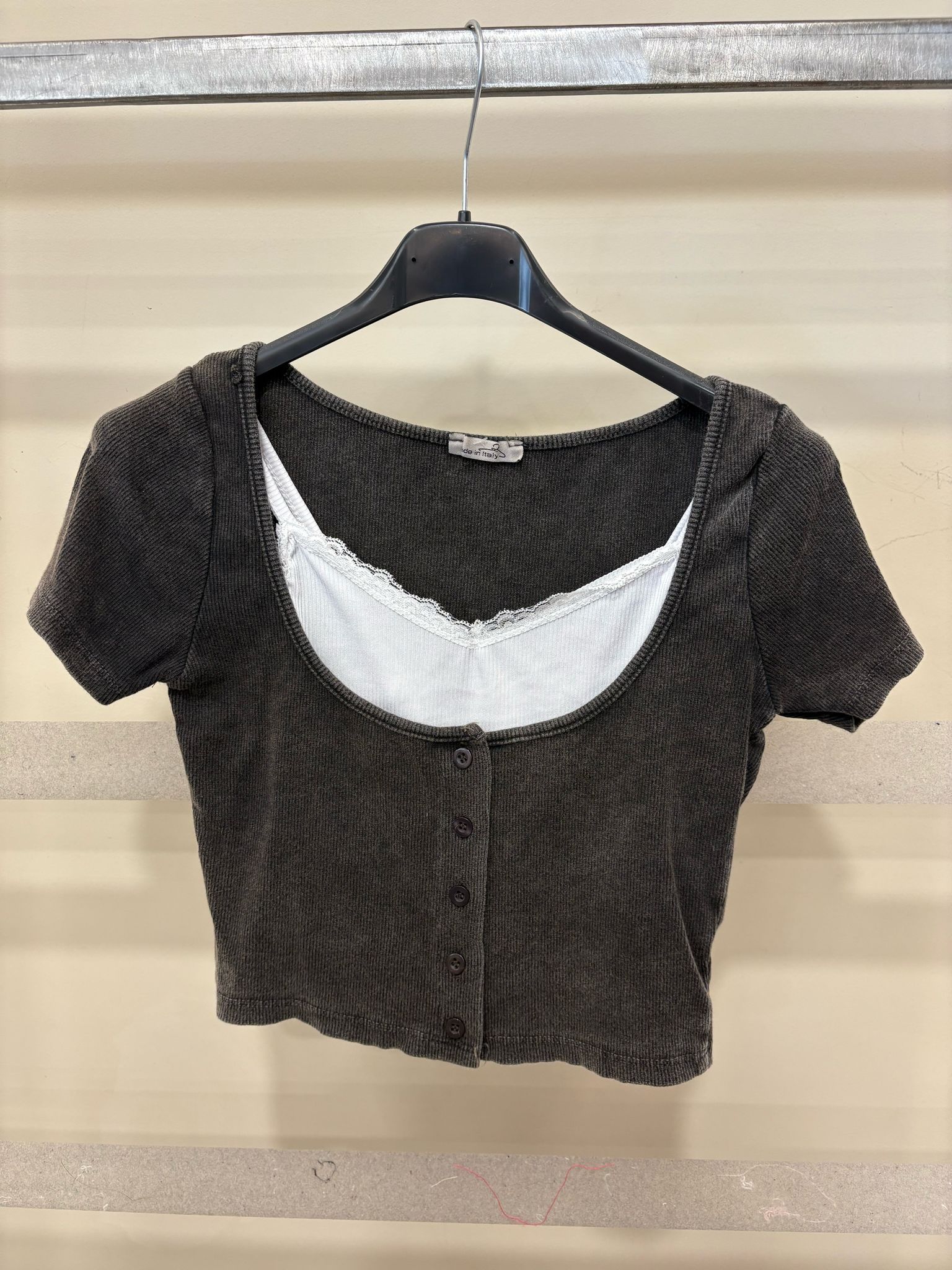 Maglia grigio scuro con canotta
