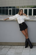 Camicia in pizzo beige con ricami
