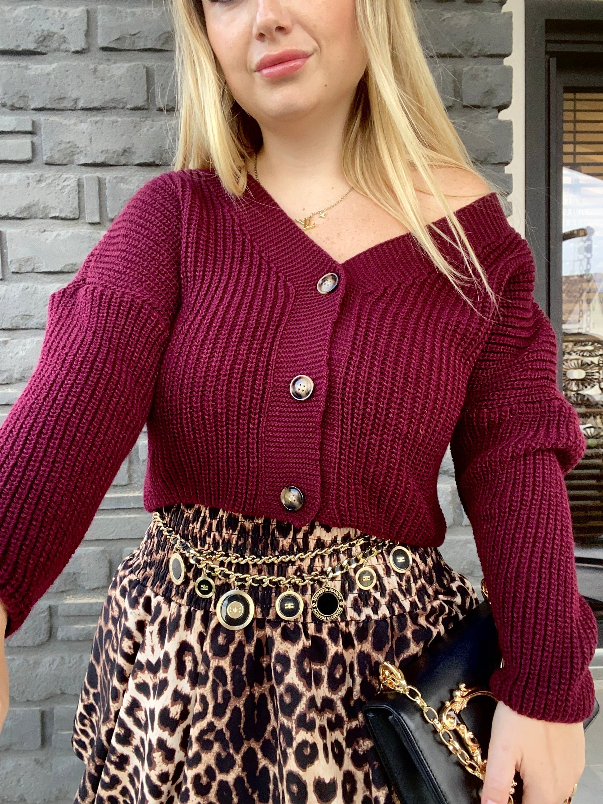 Maglioncino bordeaux con bottoni