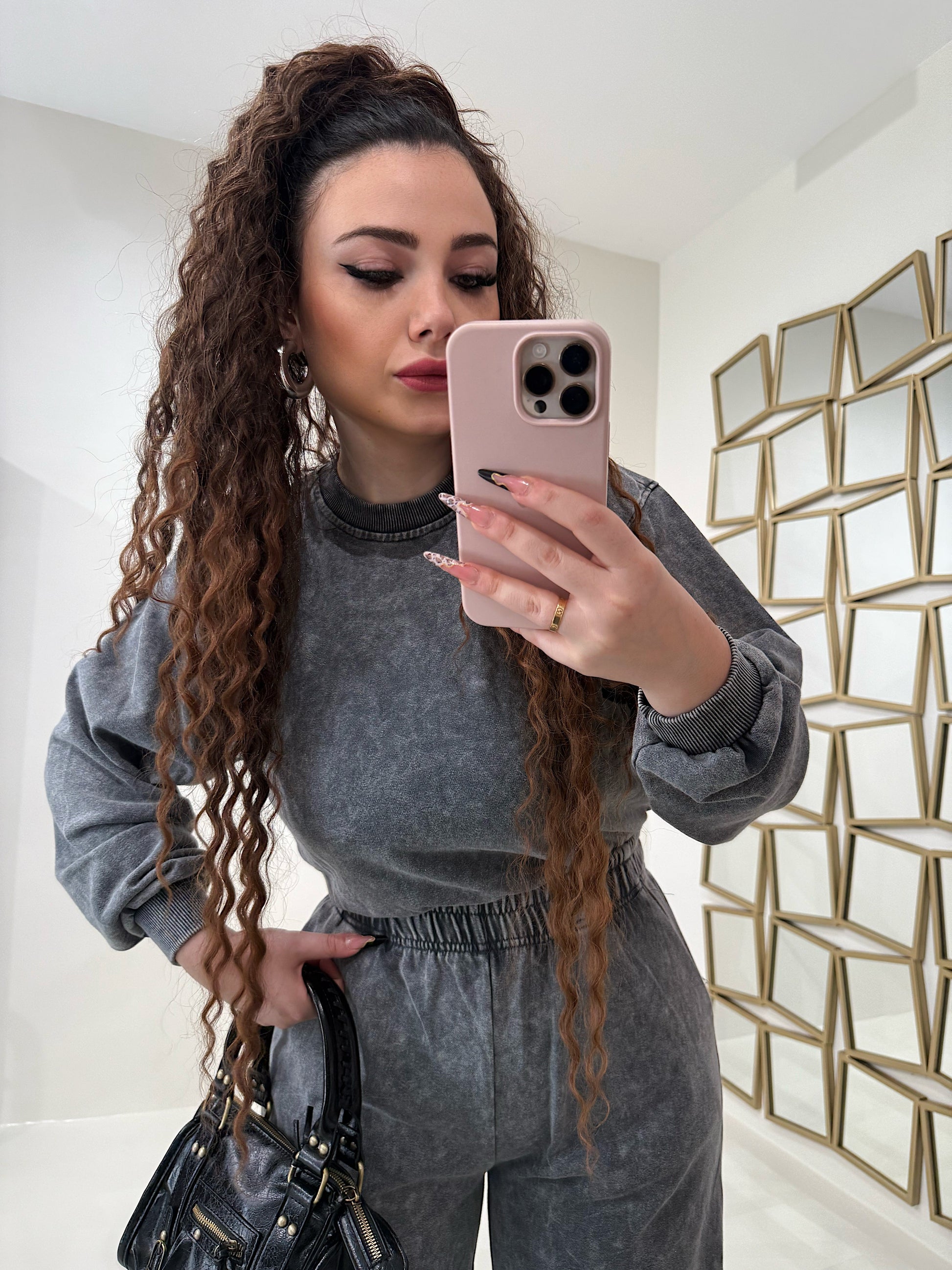 Completo felpa e pantalone effetto denim