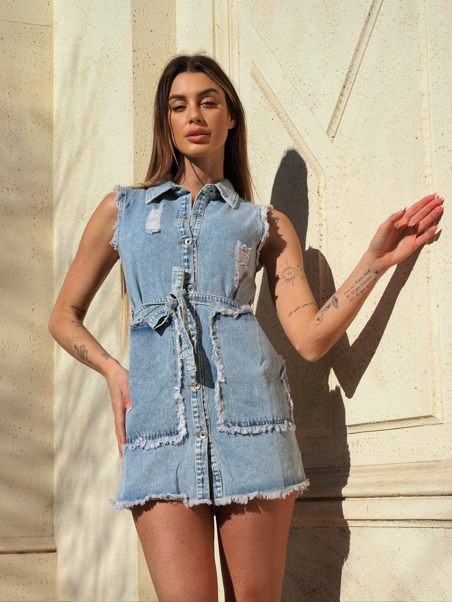 Abito in jeans sfrangiato