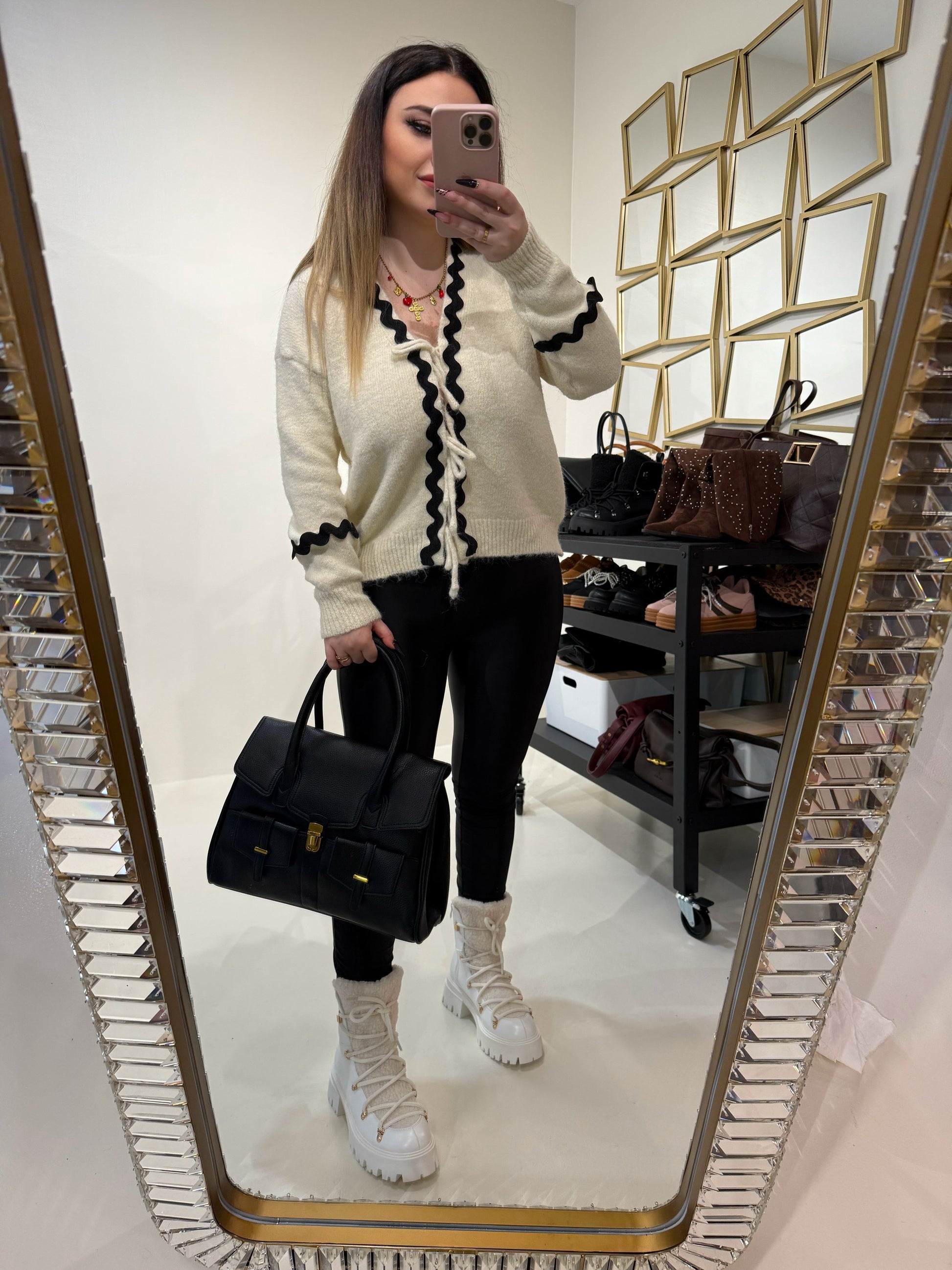 Cardigan con ricamo e lacci