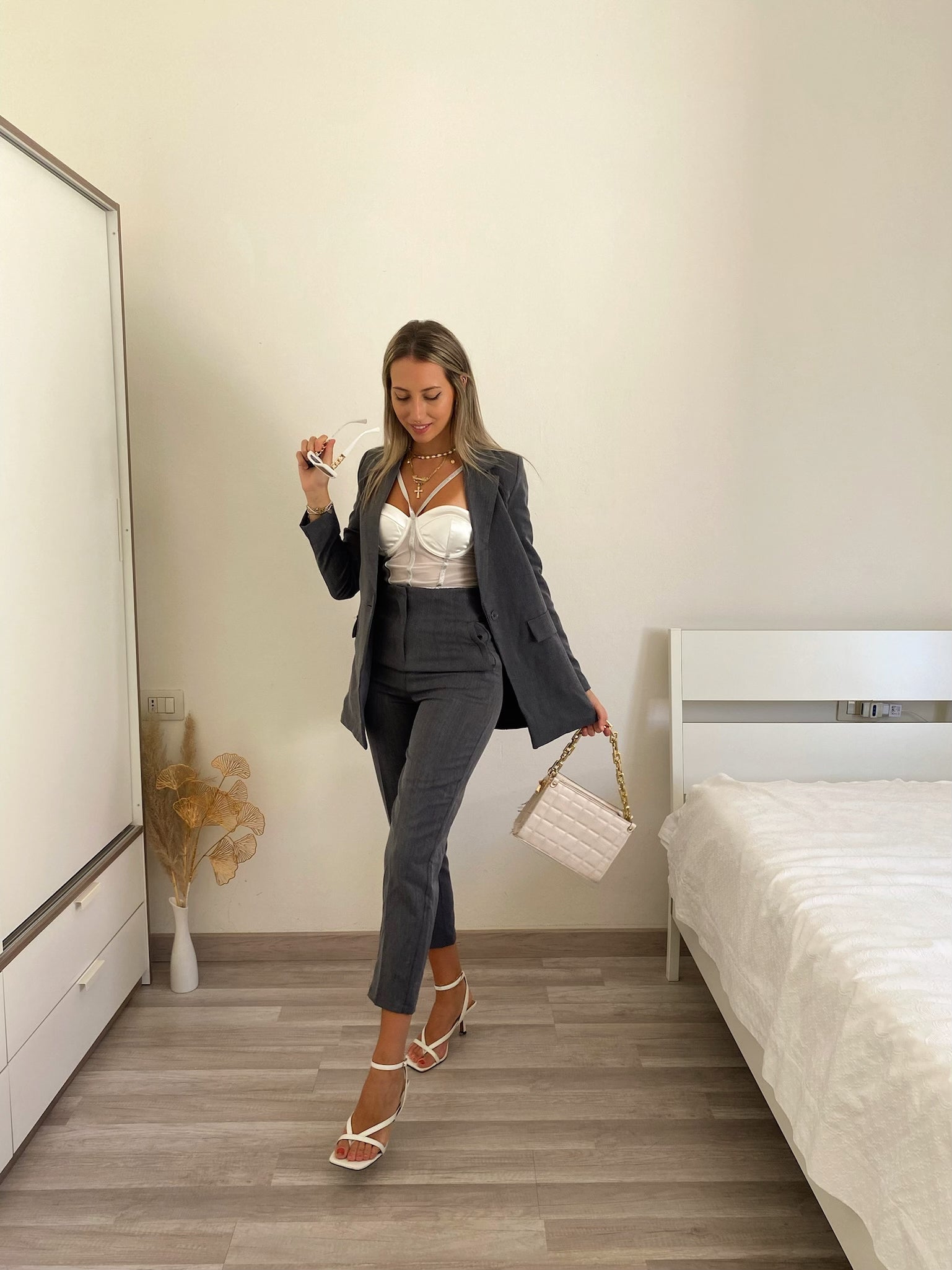 Body bianco con pizzo e trasparenza dettaglio silver