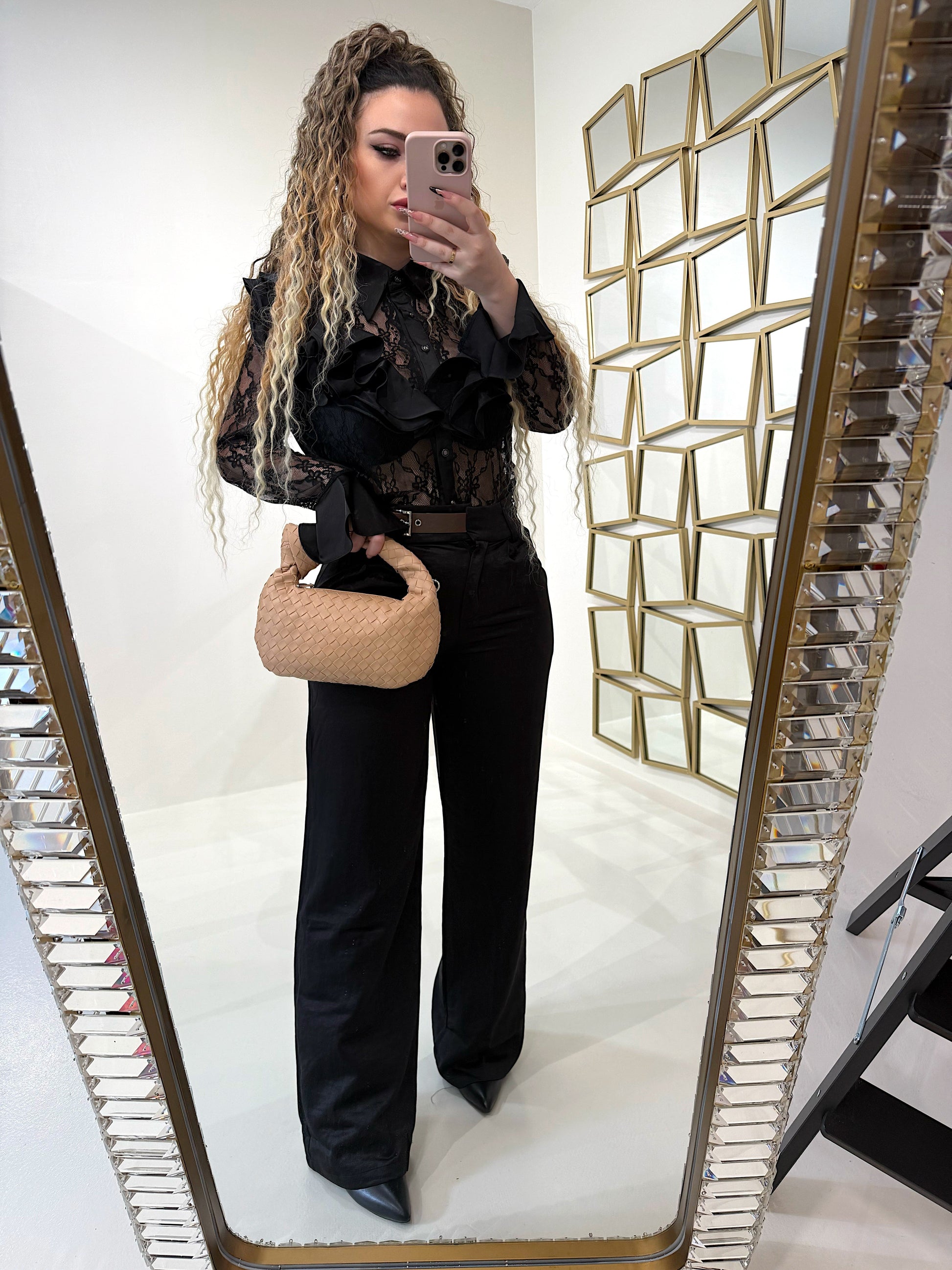 Pantalone con fibbia laterale