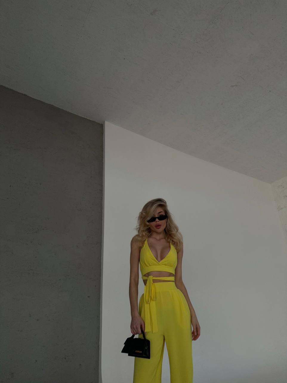 Set tre pezzi camicia top e pantalone giallo
