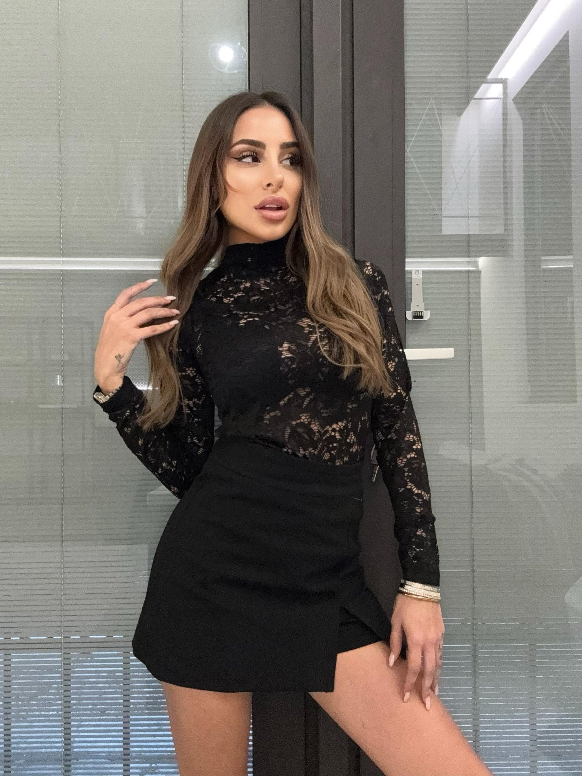 Body in pizzo nero manica lunga
