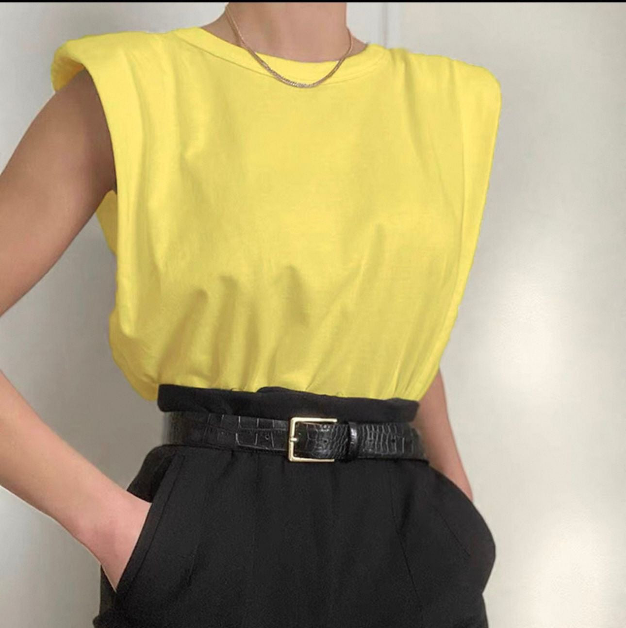 Maglia smanicata con elastico