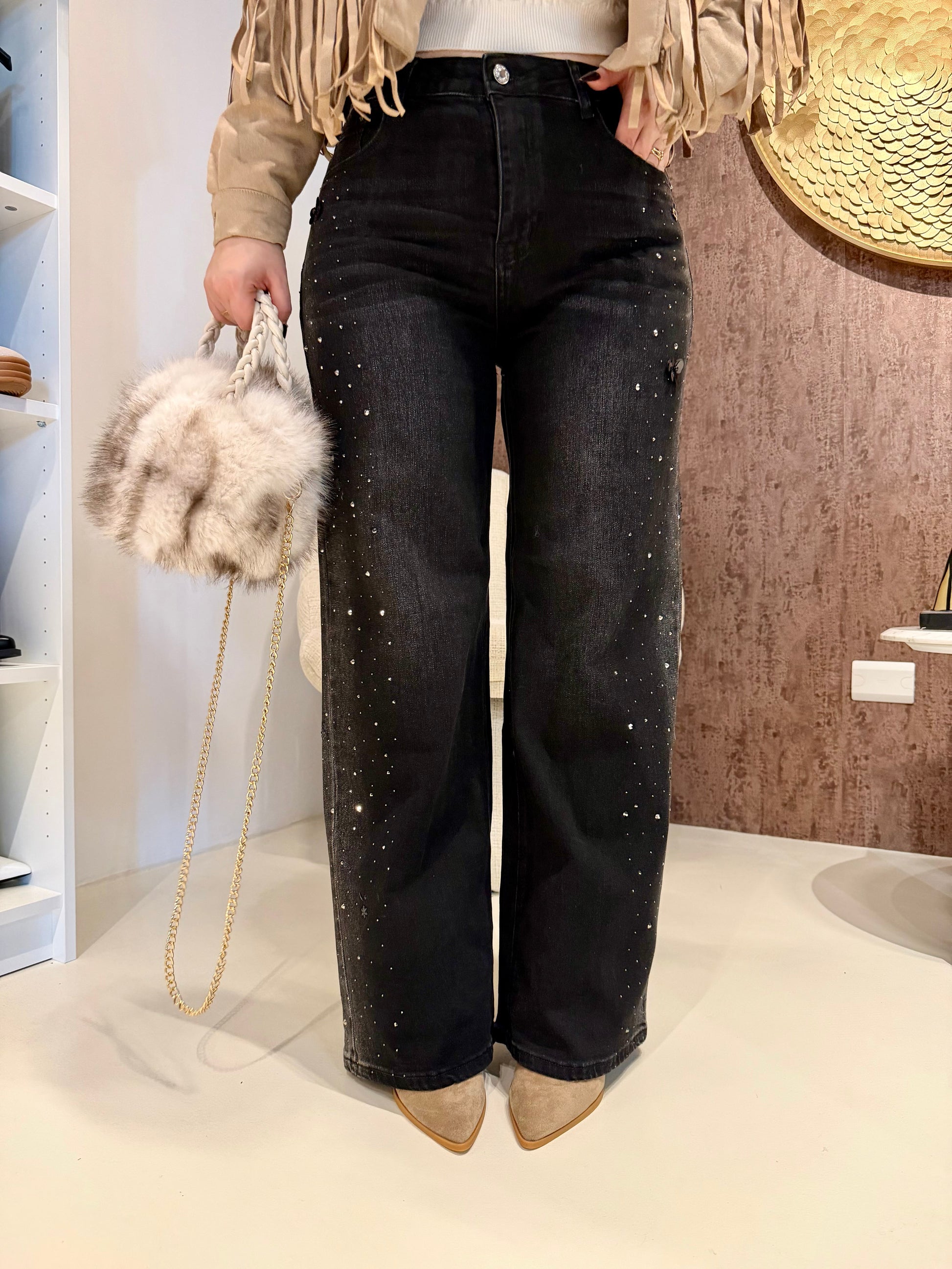 Jeans nero con strass e ricami