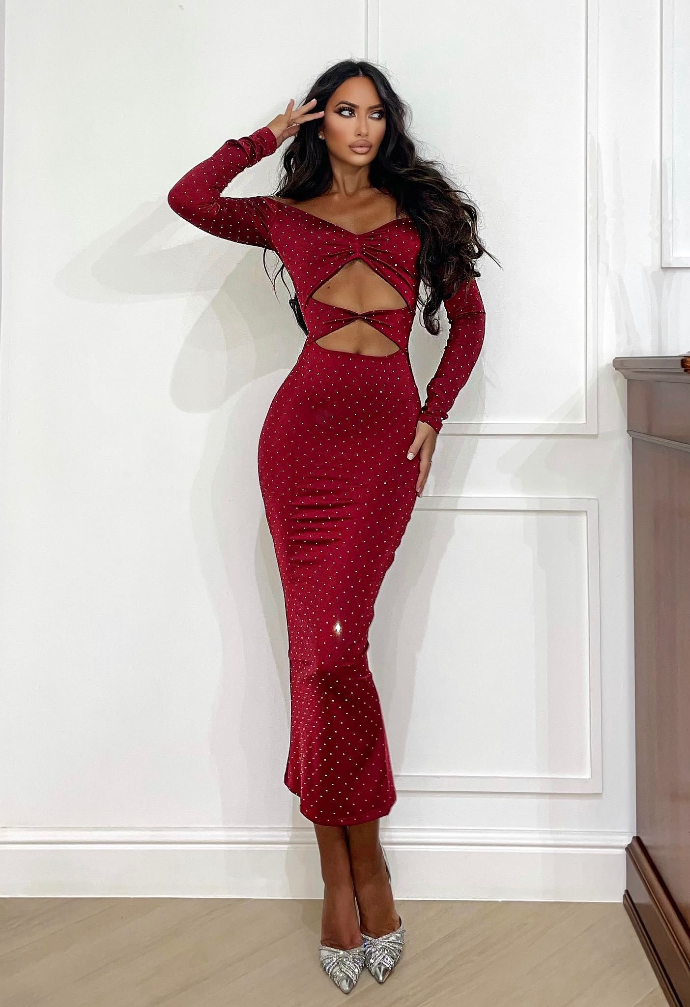 Abito lungo a fasce e strass burgundy