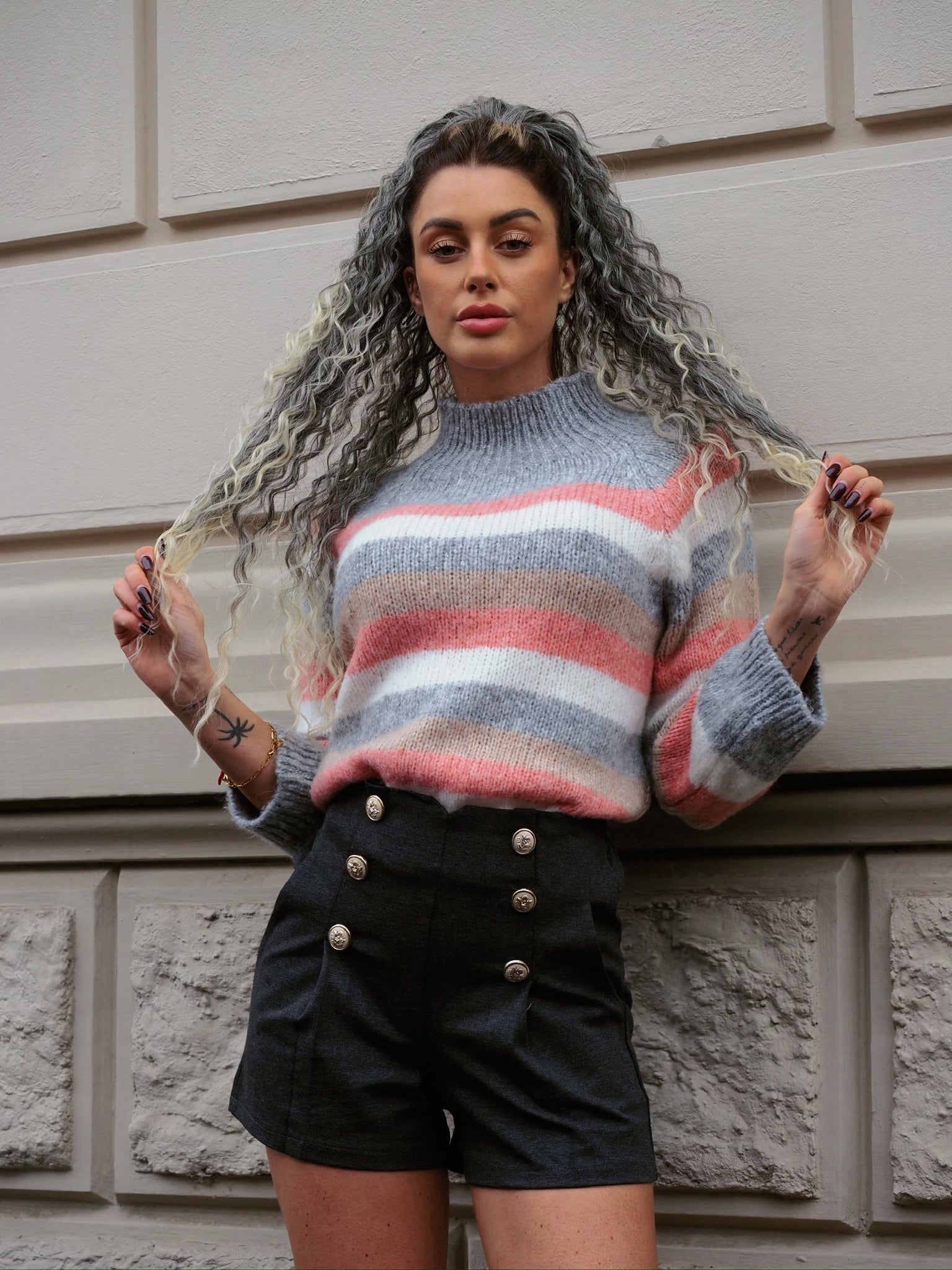 Short grigio con bottoncini