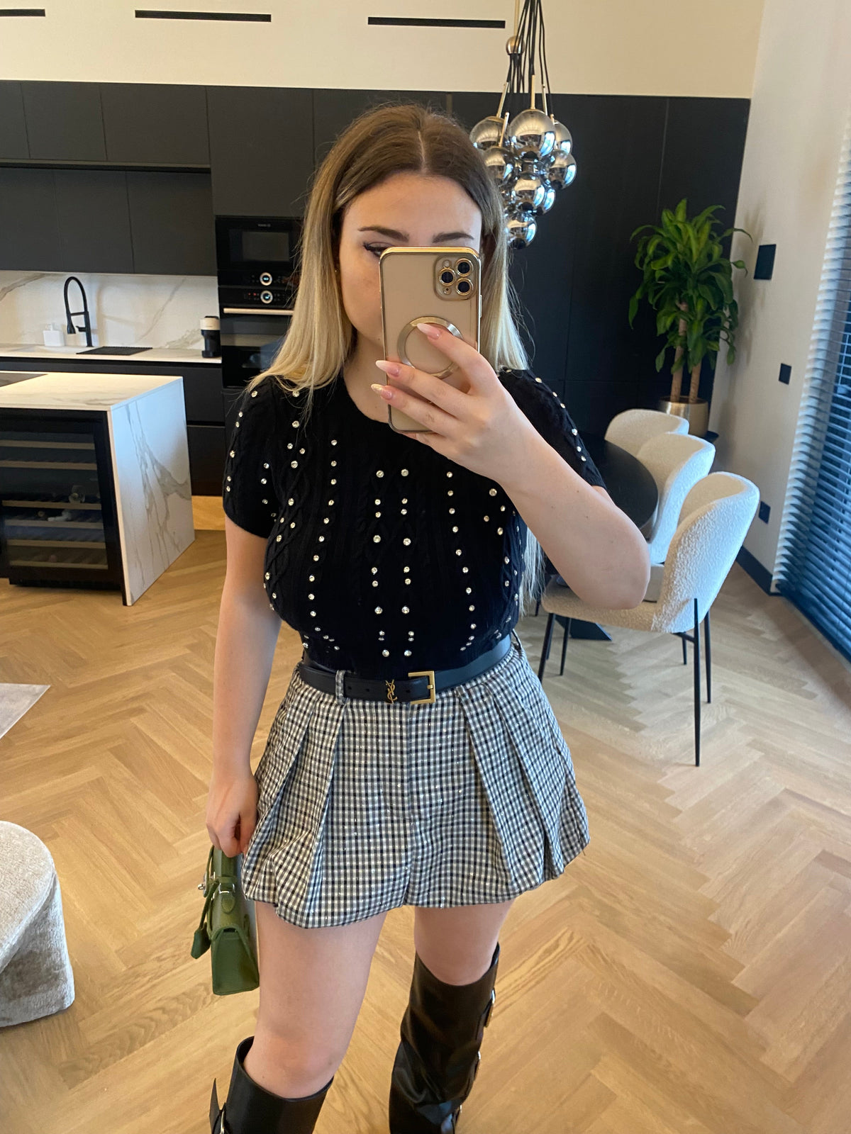 Maglioncino crop nero a trecce con strass