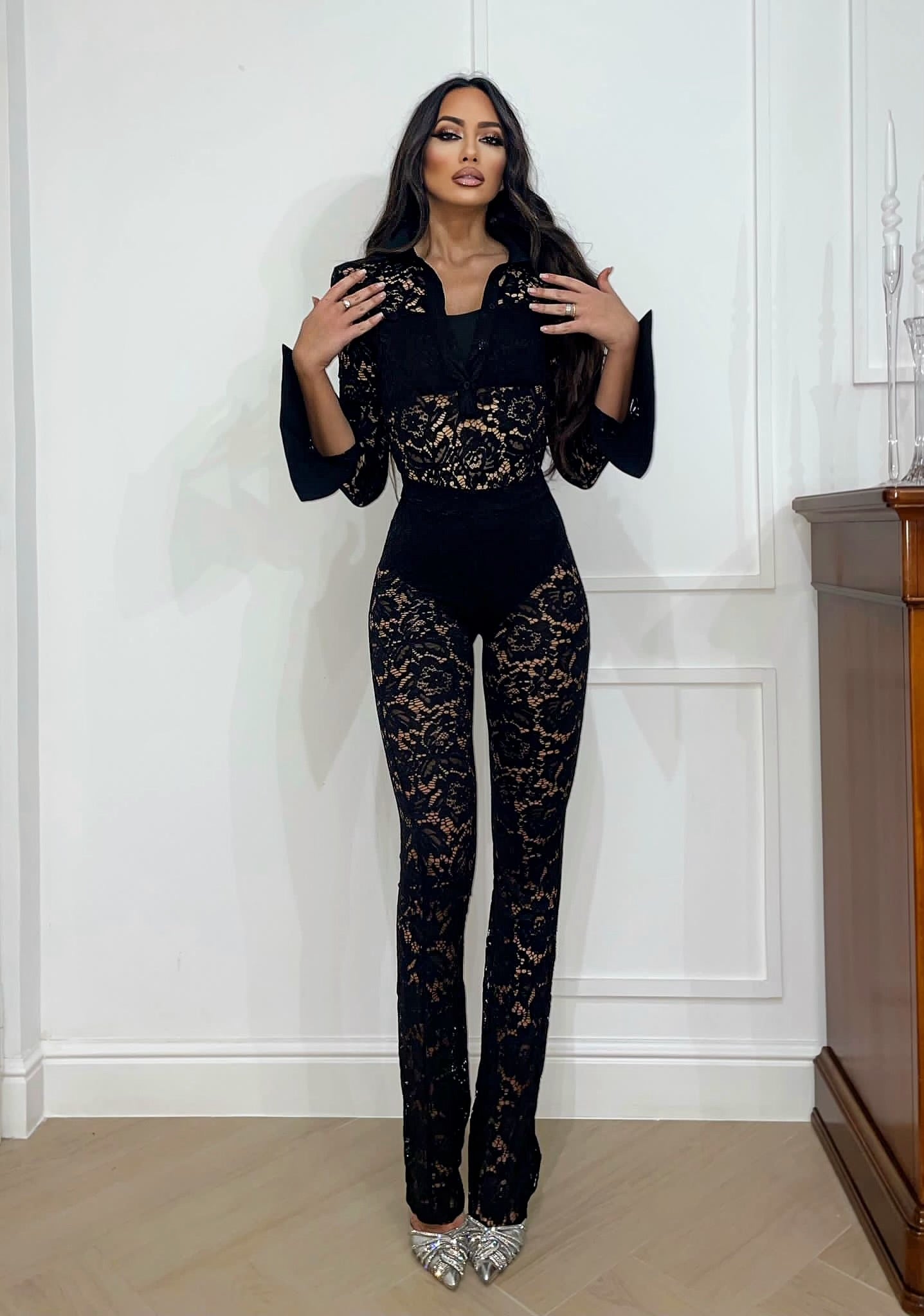 Due pezzi body e pantaloni in pizzo