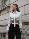 Camicia bianca a righine con cravatta