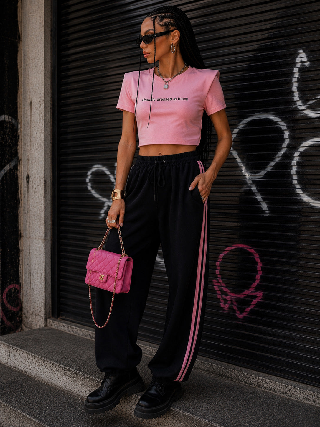 T-shirt Crop “Usually Dressed in Black”