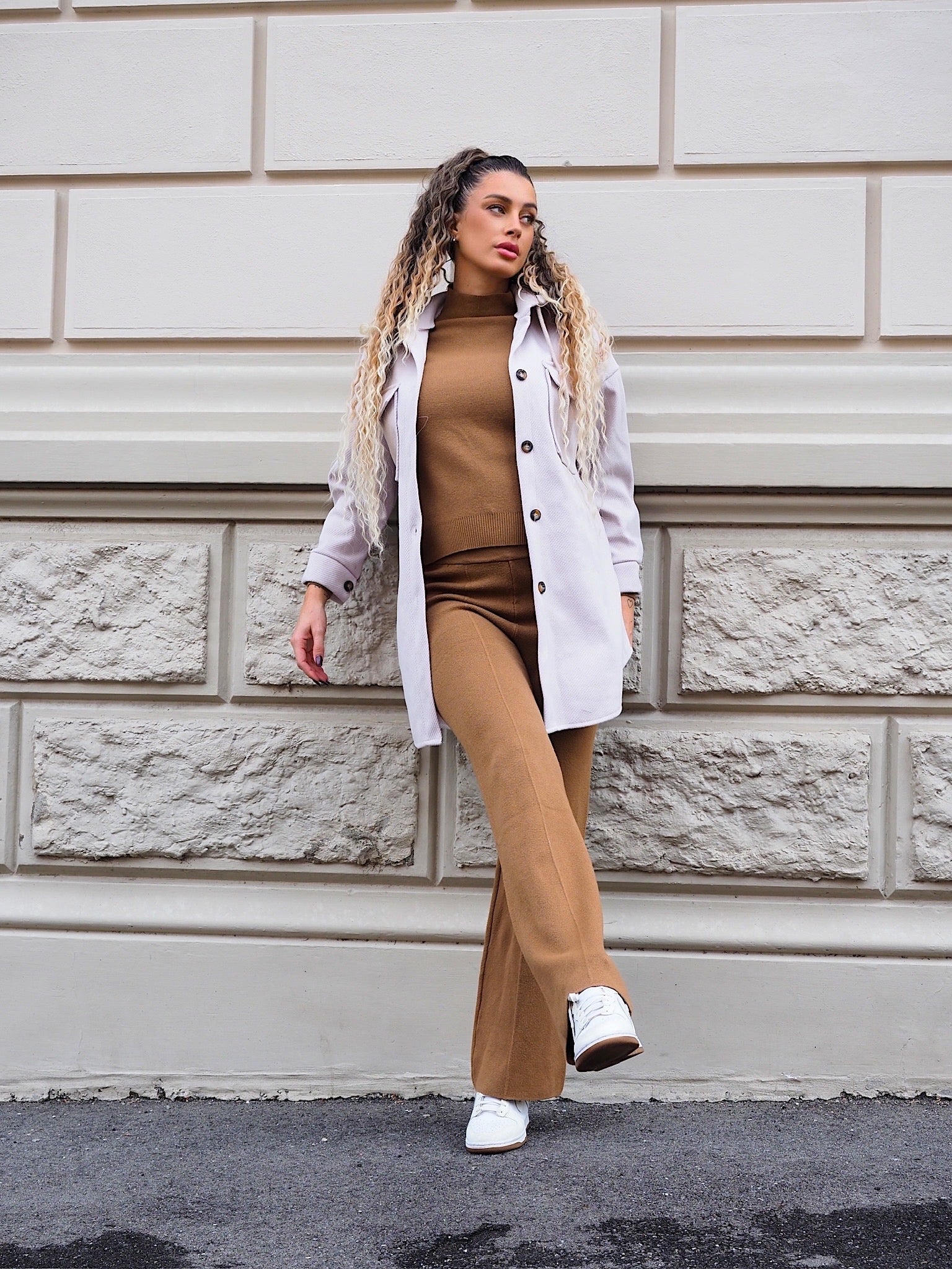 Giacca con bottoni beige