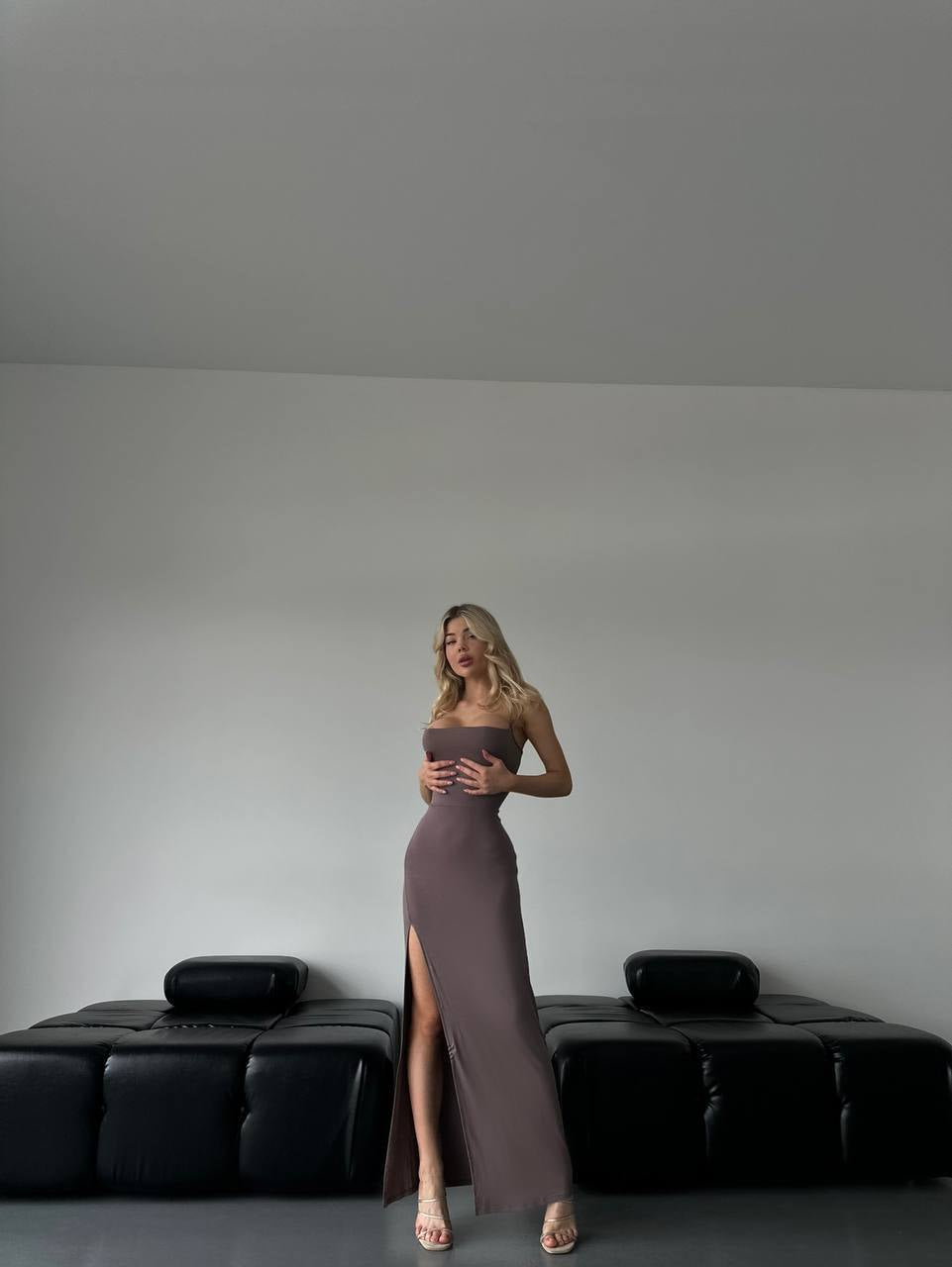 Abito lungo push up moka schiena incrociata