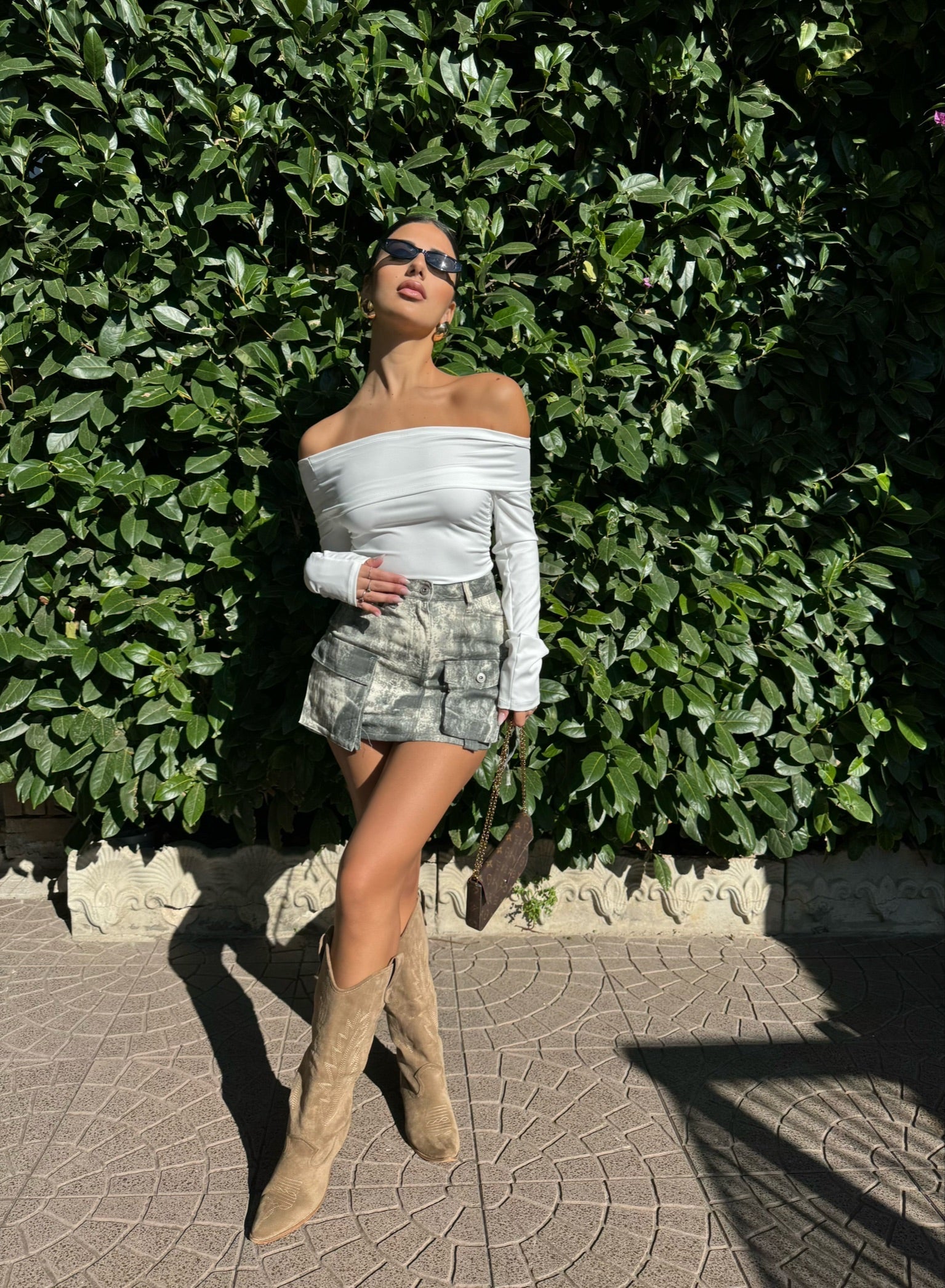 Top bianco scollo a barca