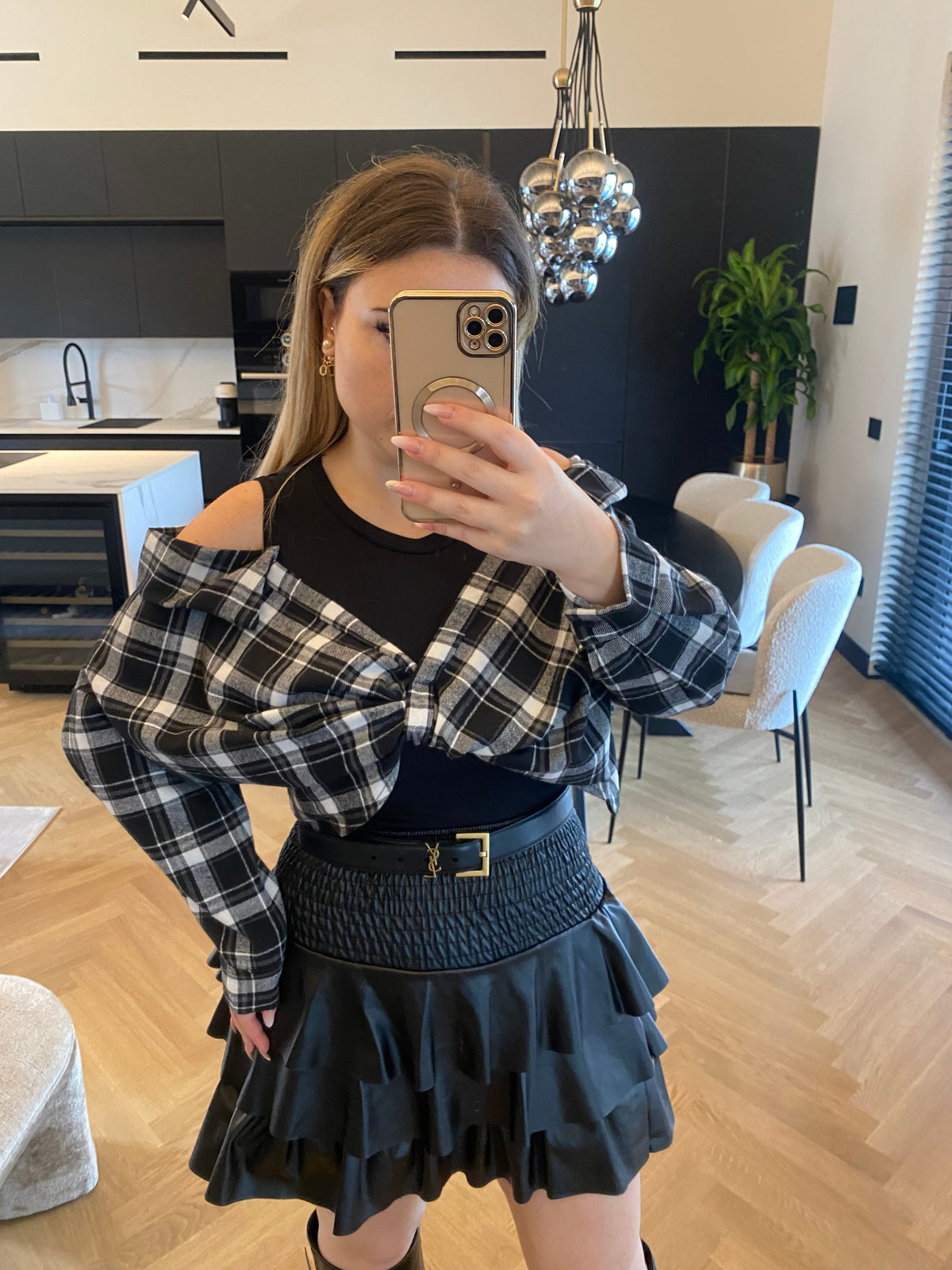 Maglioncino con camicia