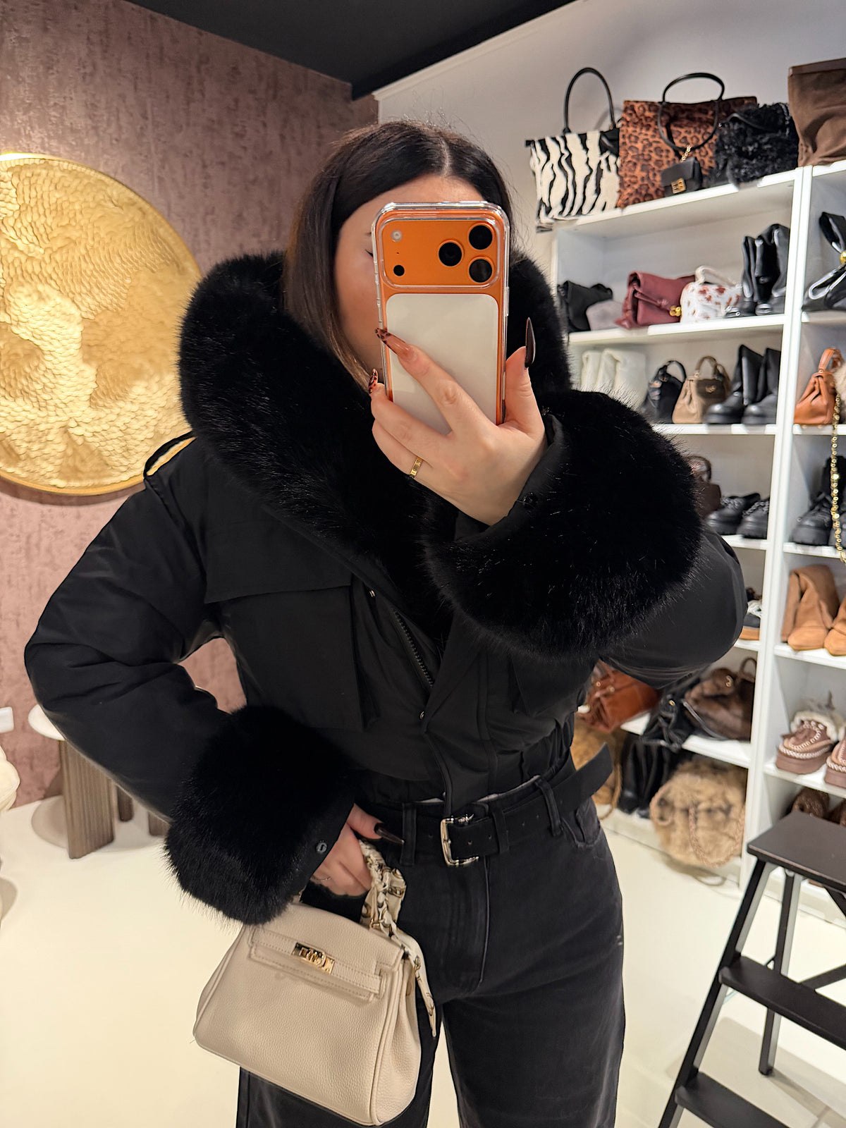 Bomber crop con pelo