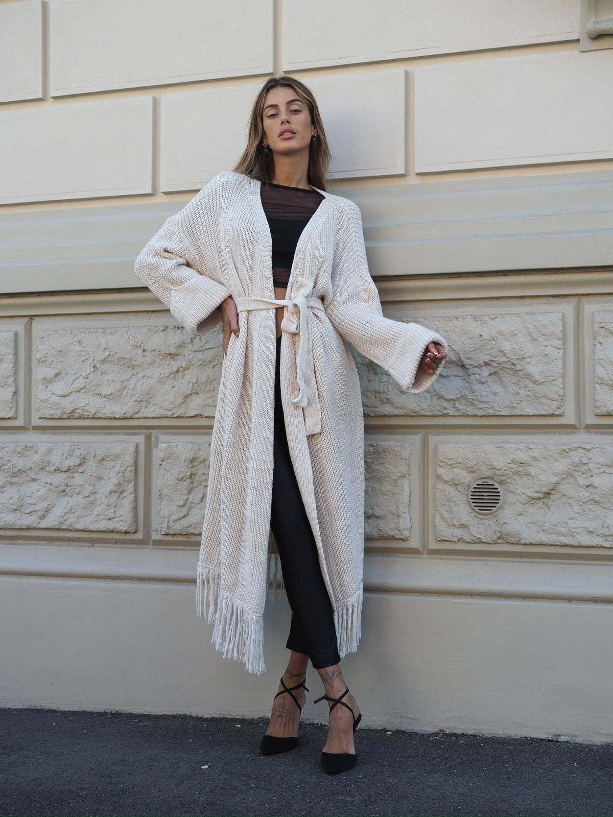 Maxi cardigan beige con frange