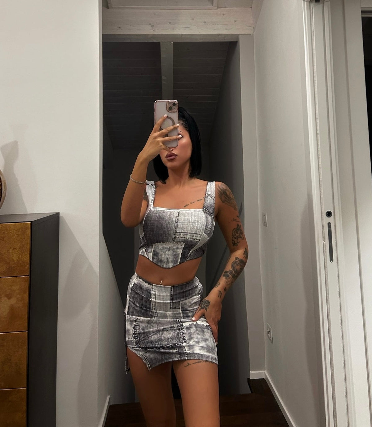 Completo top e gonna denim nero
