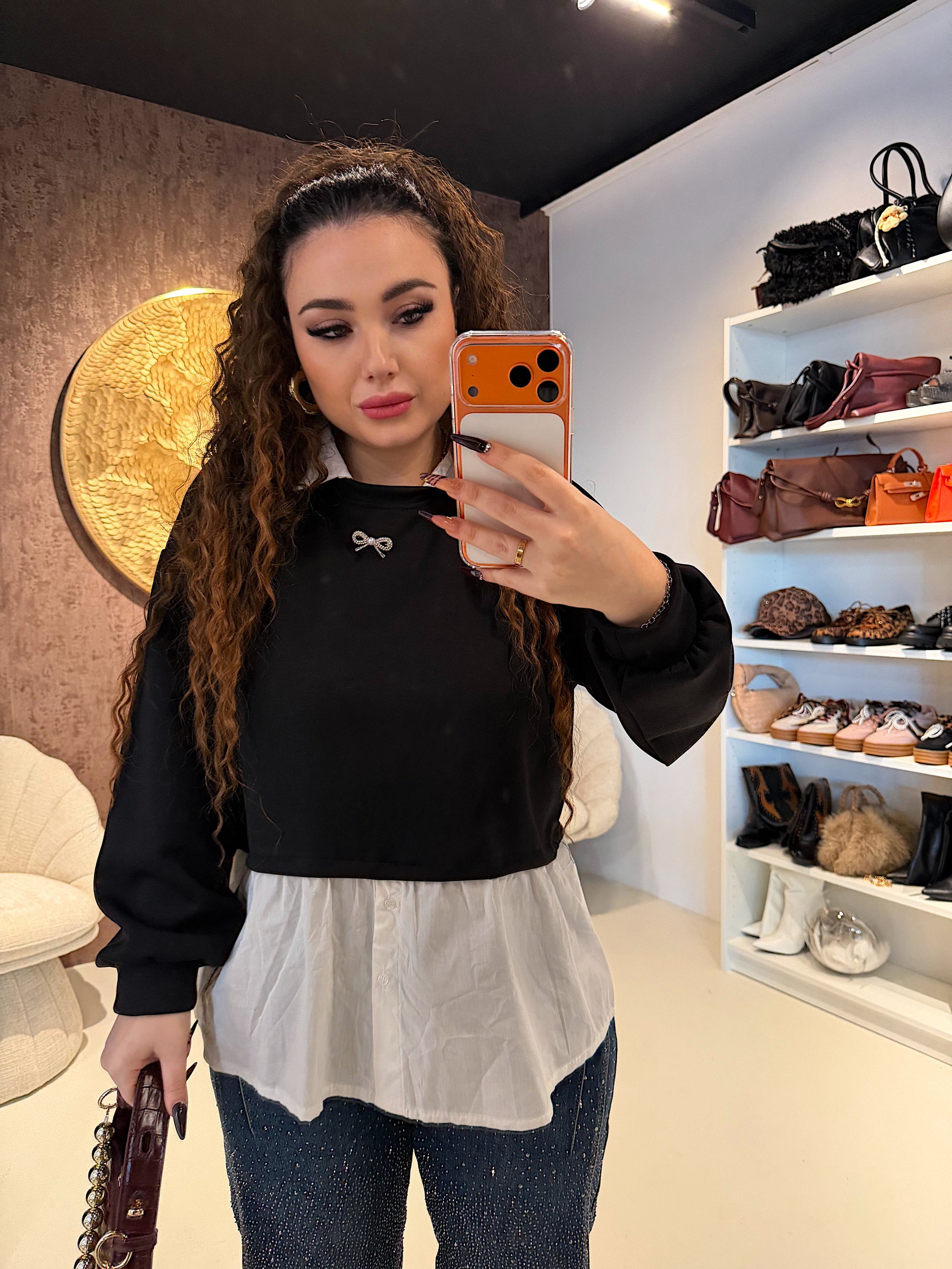 Felpa con camicia e fiocchetto