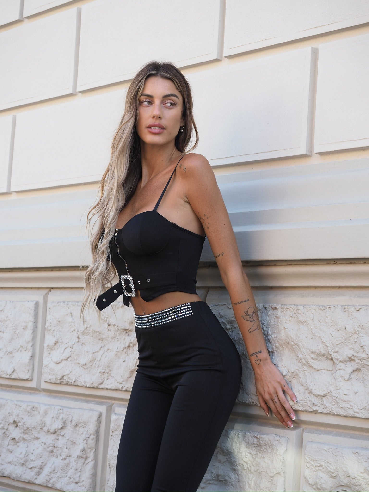 Completo top e pantalone con strass nero