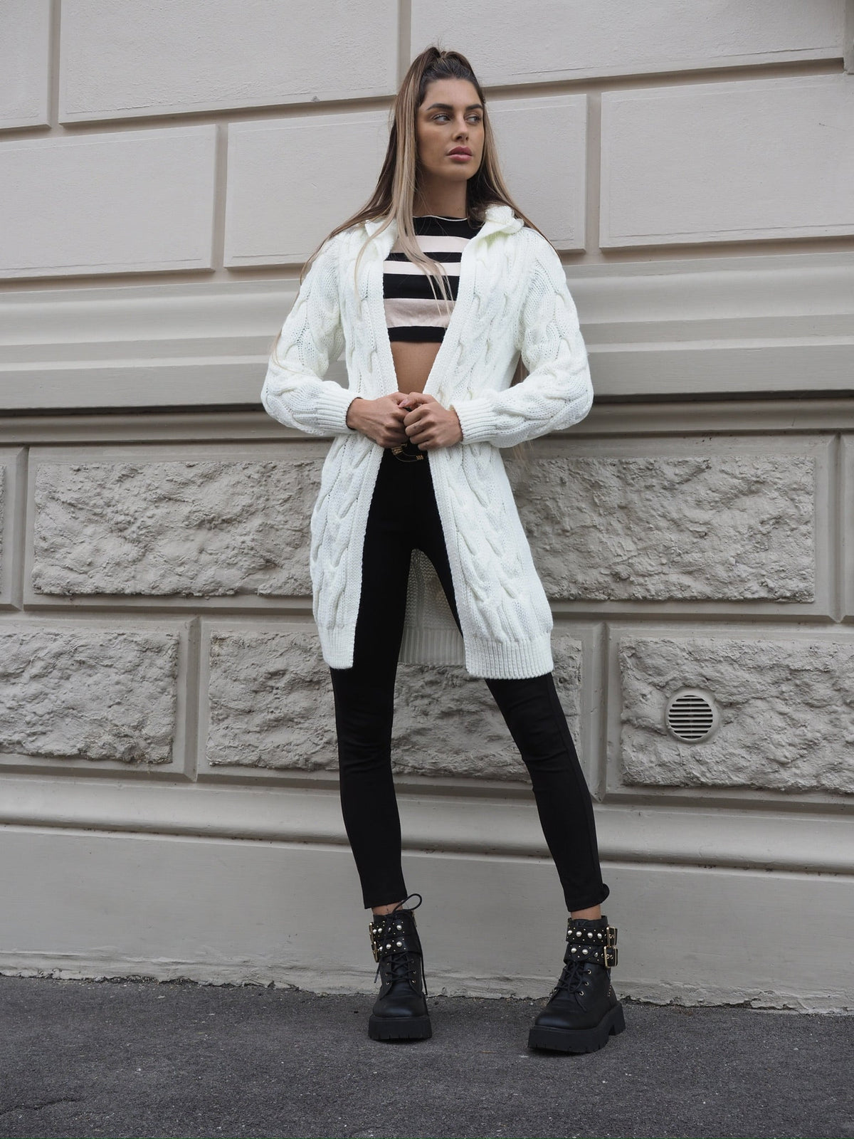 Cardigan bianco a trecce