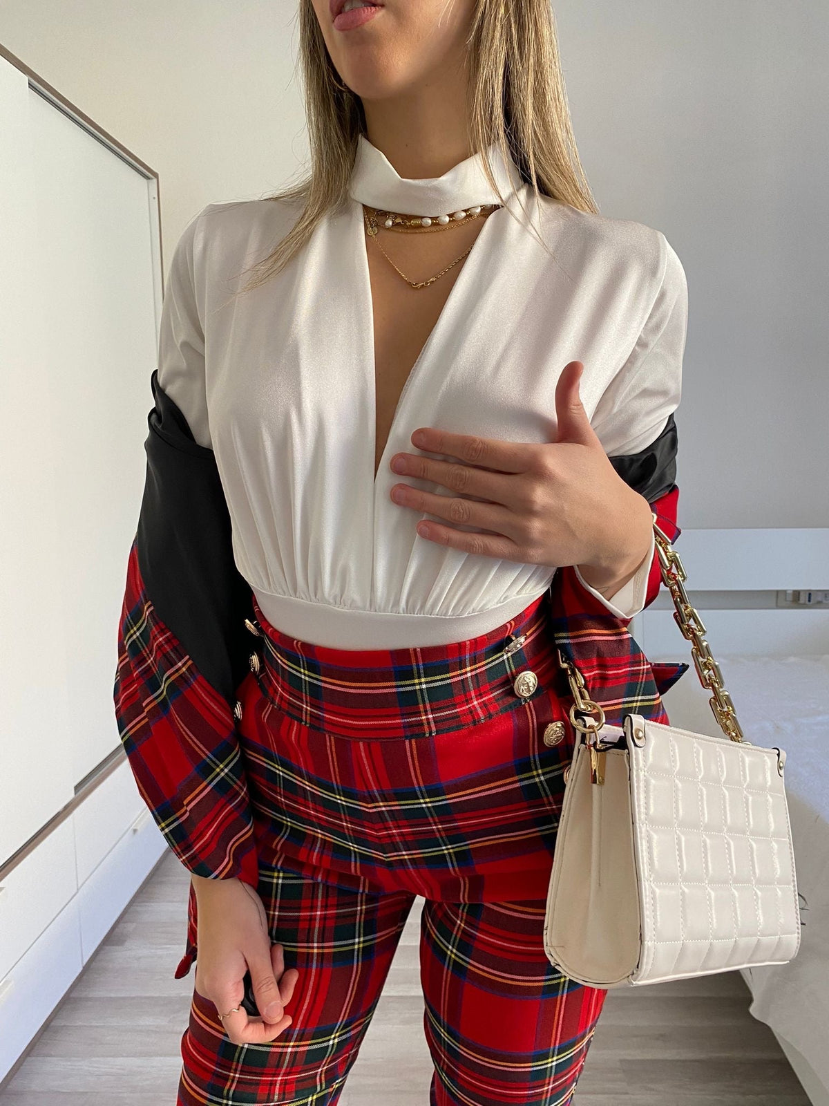 Body bianco con choker