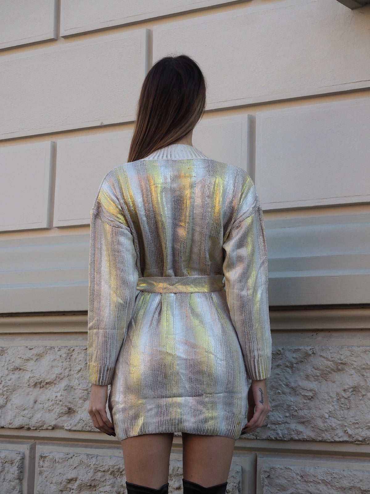 Abito in maglia gold con cintura