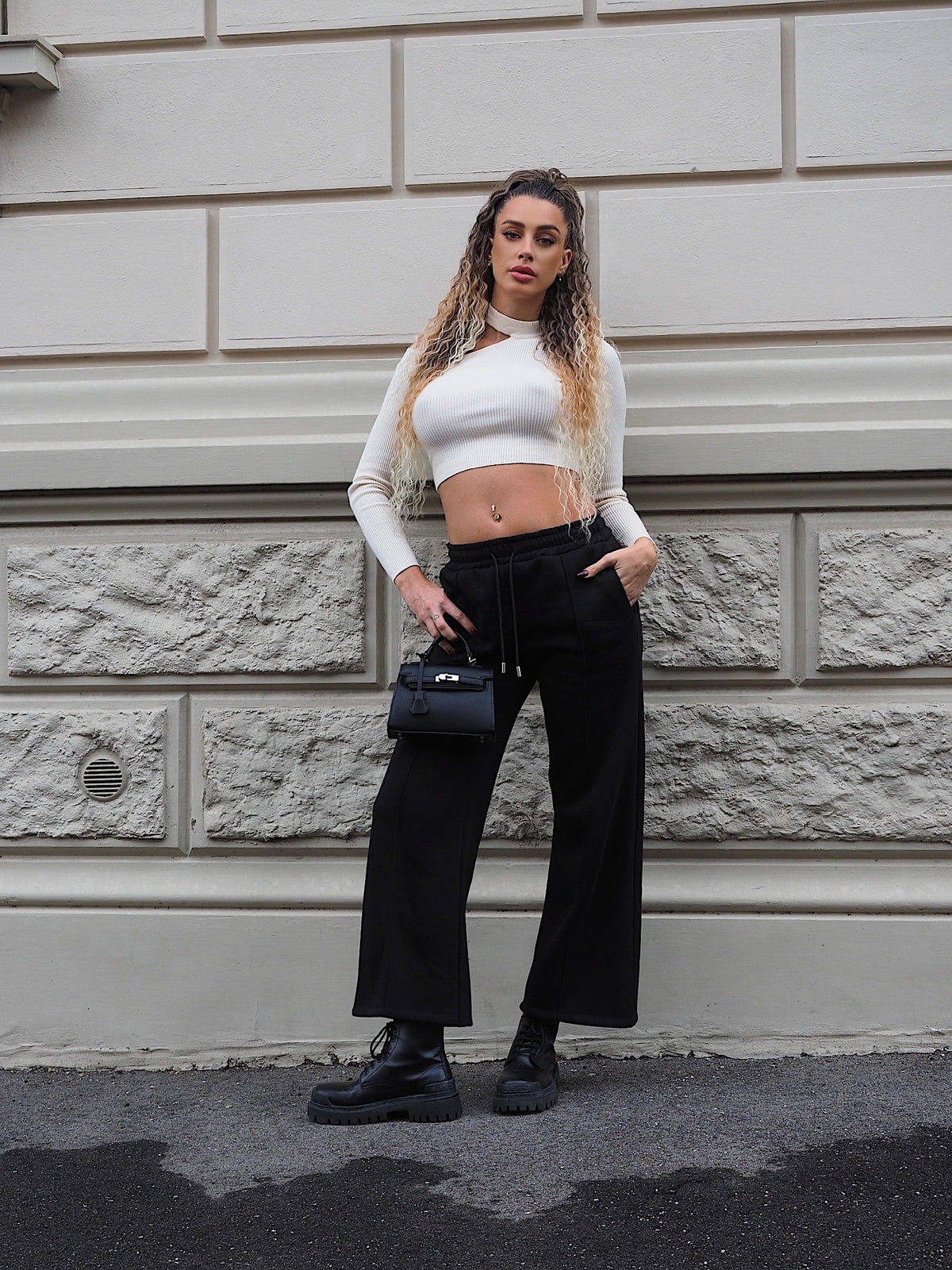 Maglioncino bianco con choker