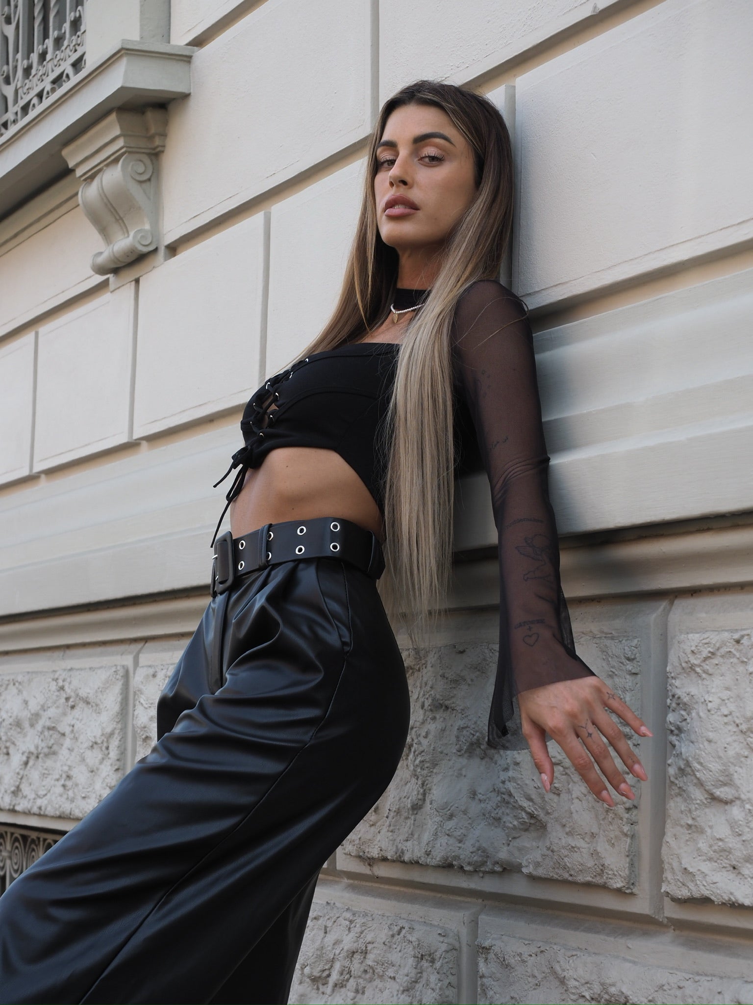 Blusa in velo con lacci