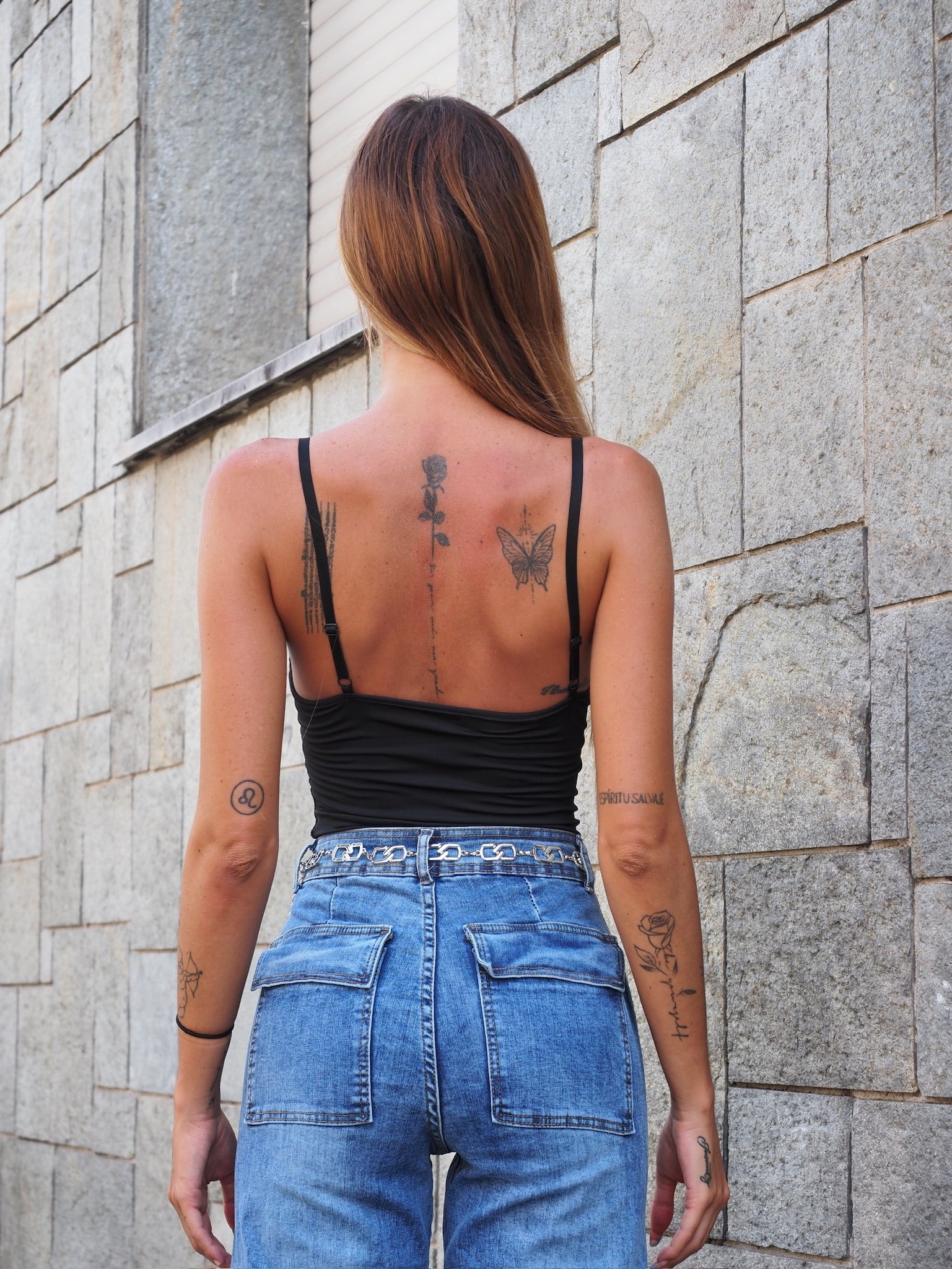 Jeans cargo con tasconi