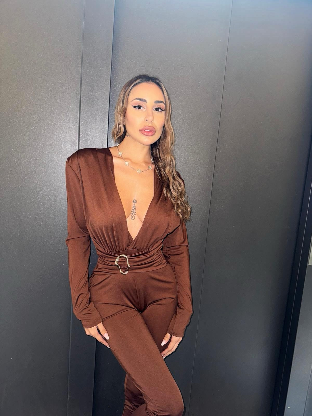 Tuta con gioiello brown