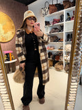 Completo maglia e pantalone con colletto a contrasto