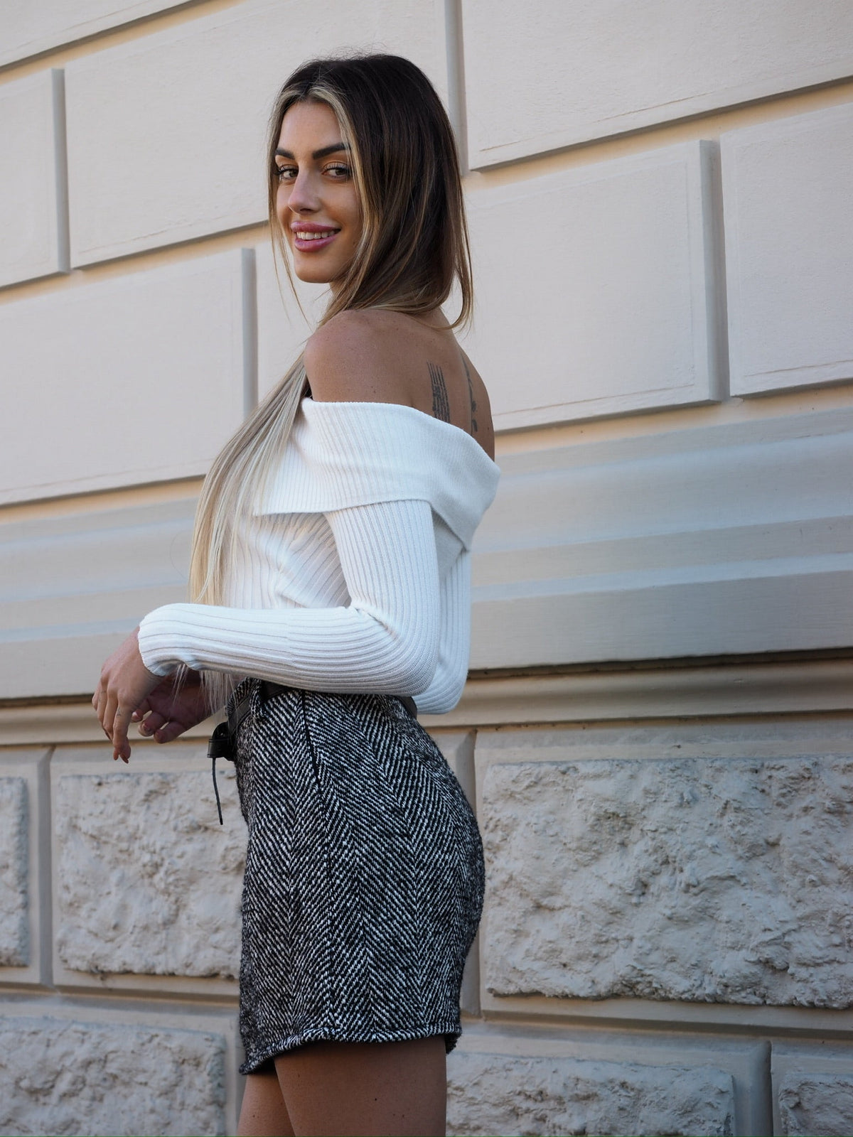 Gonna in tweed bianco nera