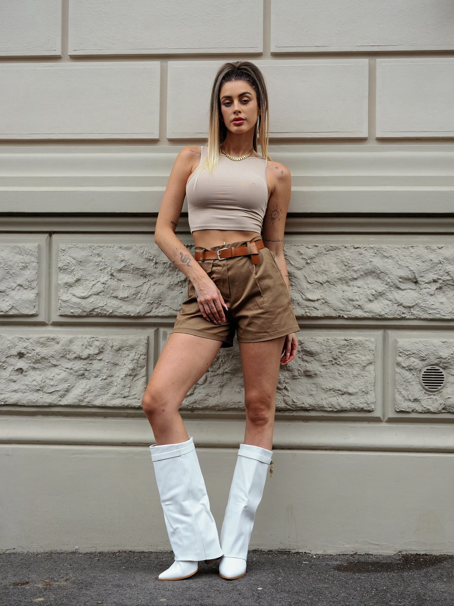 Short Camel con cintura